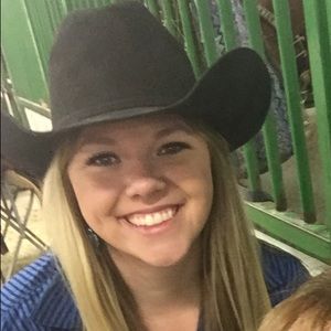 Meet your Posher, Rebecca